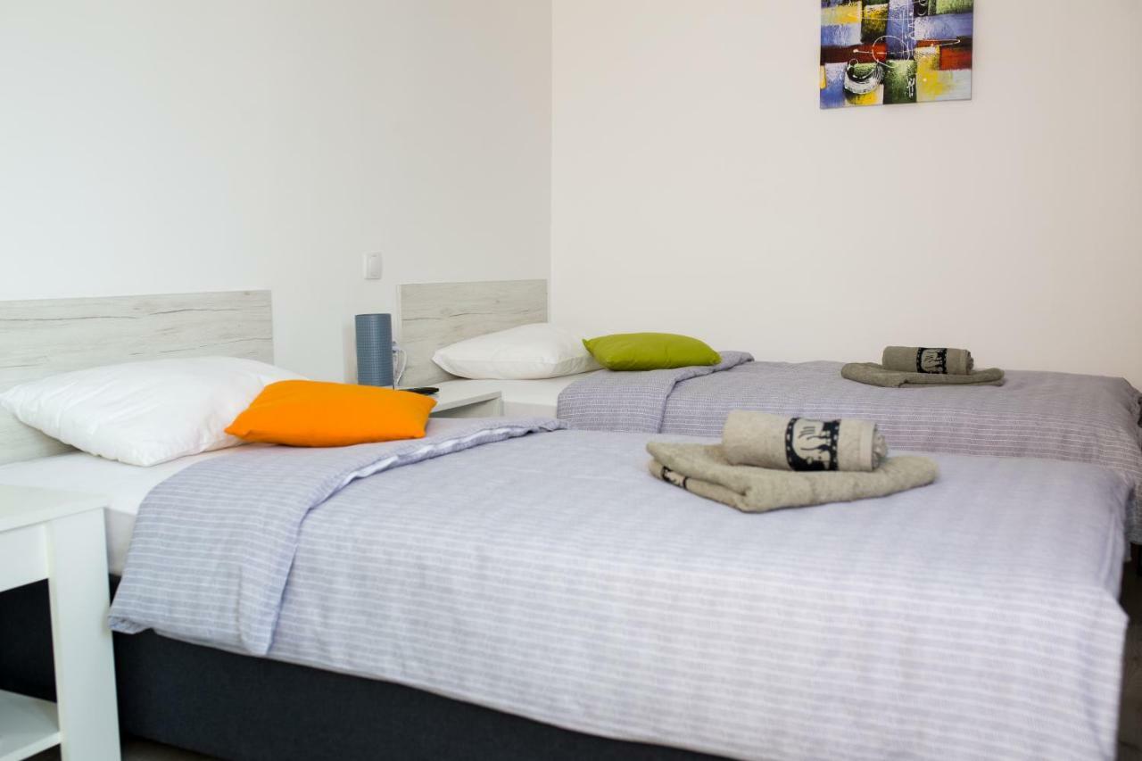 La Casa Hostel Nis Bagian luar foto